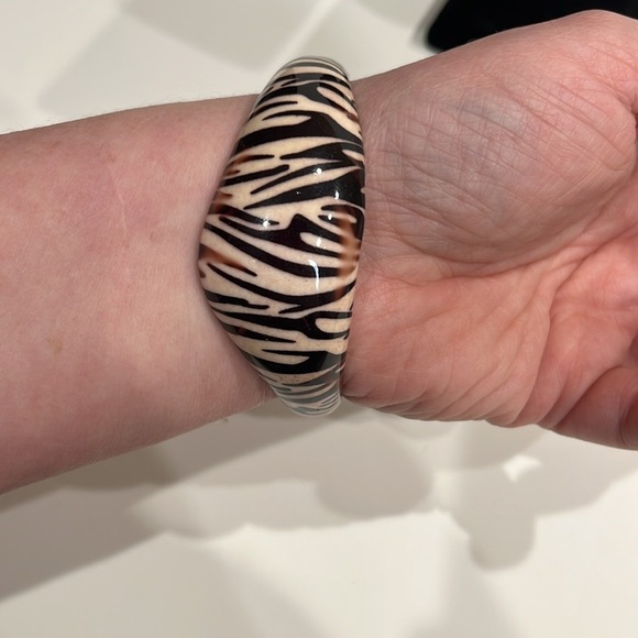 Zebra Print Women's Bangle Bracelet - Picture 5 of 5